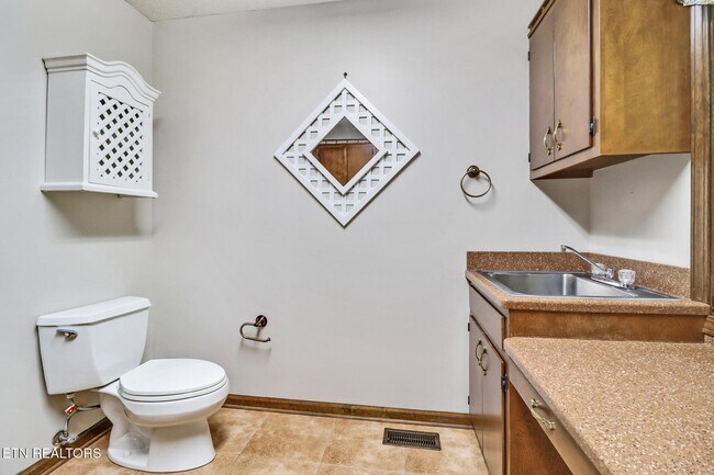 Building Photo - 101 Walden Ridge Dr