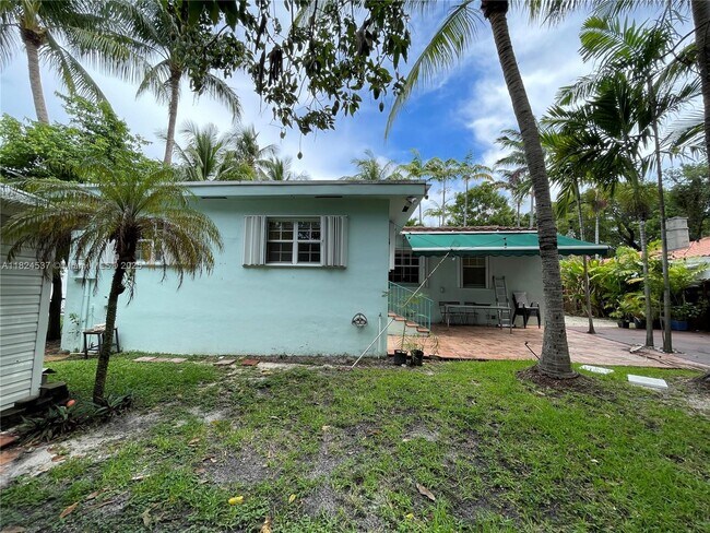 Building Photo - 2280 SW 20th St