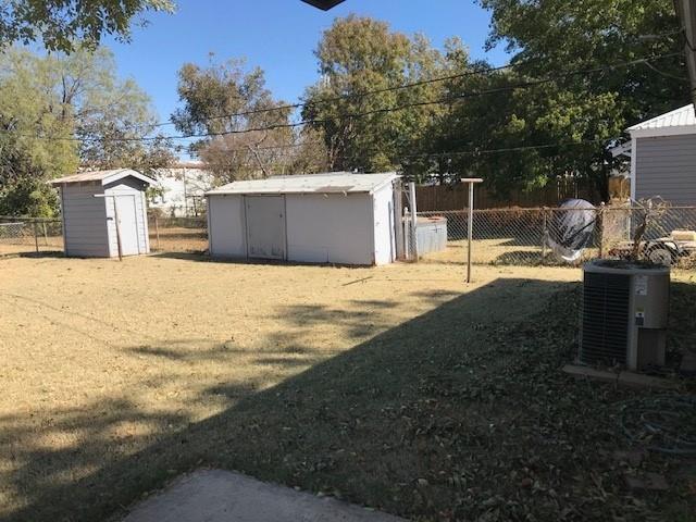 Building Photo - 3356 Russell Ave