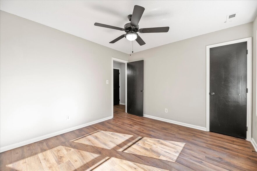 Building Photo - 5508 Kaplan Dr