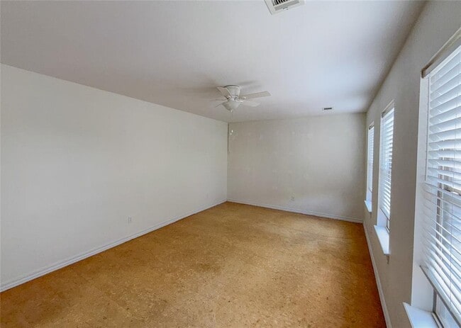 Building Photo - 12021 Hawthorne Ln