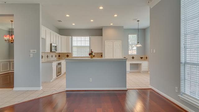 Building Photo - 4008 Kenwood Dr