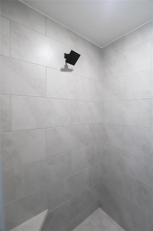 Building Photo - 8201 Mountain Oak Dr