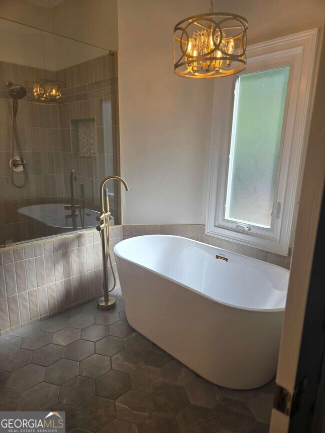 Building Photo - 9373 Kingston Crossing Cir