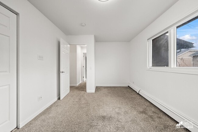 Building Photo - 6627 Zurich St