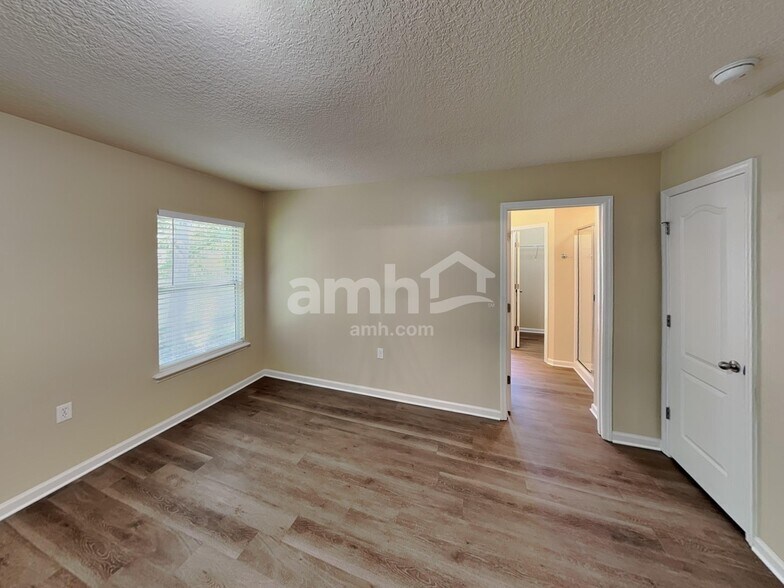 Building Photo - 12052 Hayden Lakes Cir