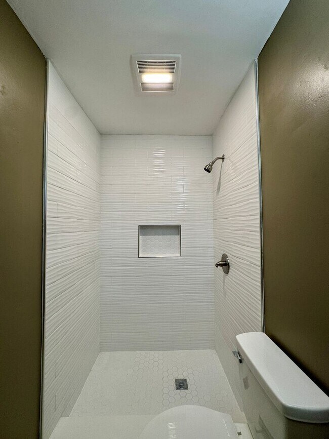 Building Photo - 3906 Forest Highland Cir