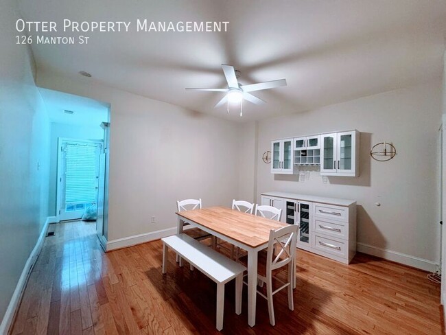 Building Photo - Modern Charm Meets Comfort – Stunning 2BR/...