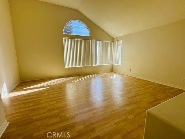 Building Photo - 26562 White Oaks Dr