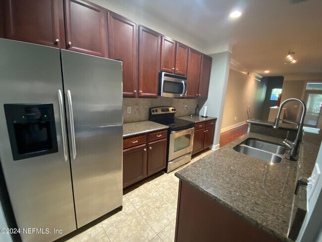 Building Photo - 9823 Tapestry Park Circle