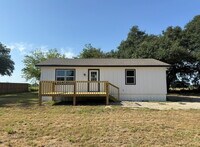 Building Photo - "Charming 2-Bed, 1-Bath Retreat in Lott, TX – 1100 Sq Ft of Cozy Living!"