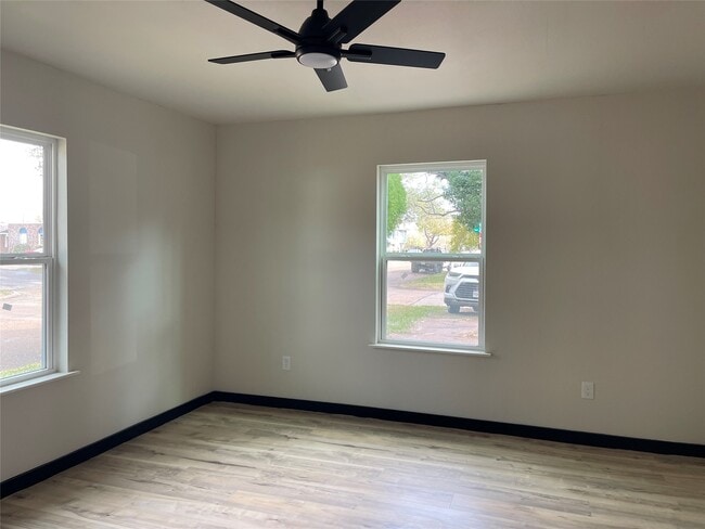 Building Photo - 800 S 2nd St