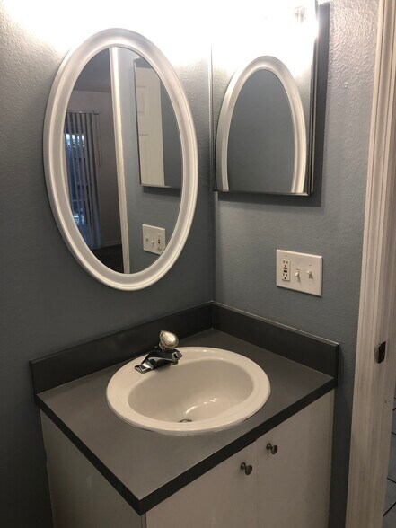 Building Photo - 804 E South St