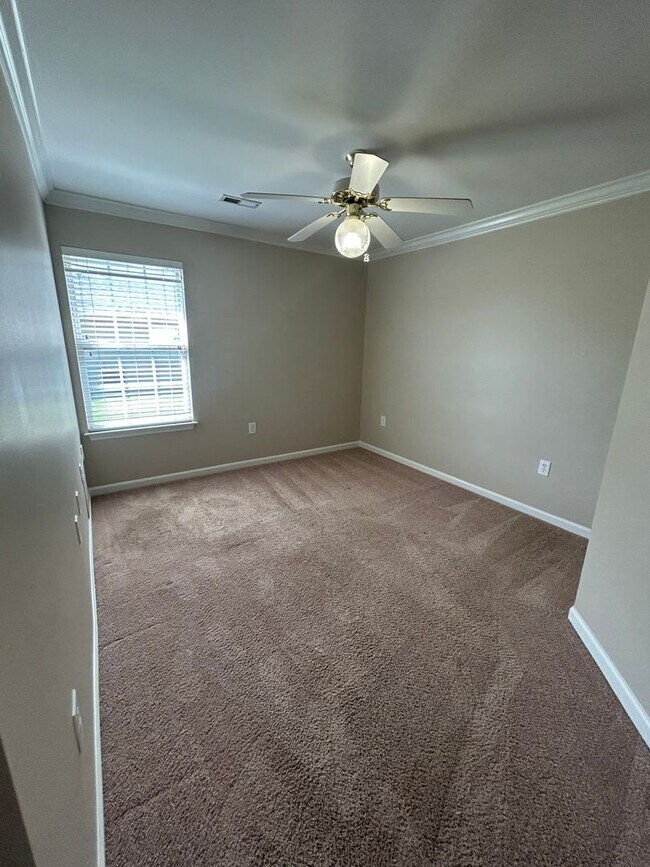 Building Photo - 5988 Vinemont Dr NW