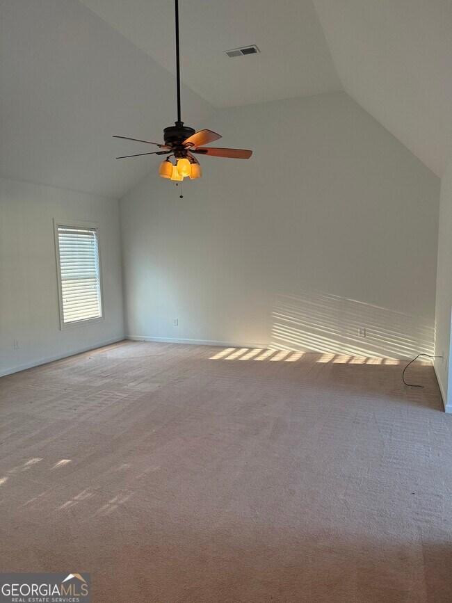 Building Photo - 2104 Ginger Estates Dr NE