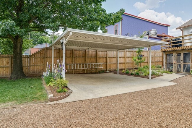 Building Photo - Furnished 3 Bedroom Walkable East Nashvill...