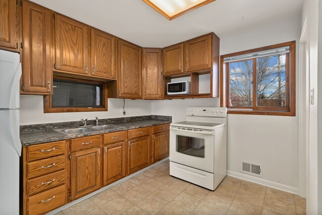 Building Photo - 7048 Lipan St