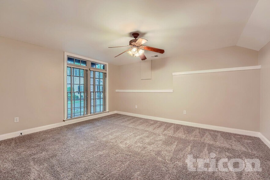 Building Photo - 1442 Hedgewood Ln NW