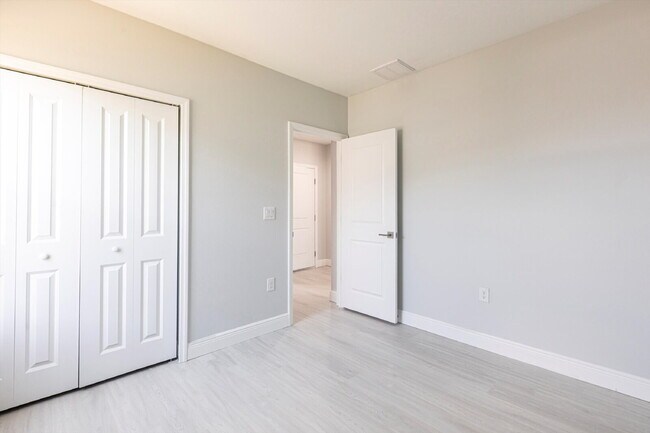 Building Photo - BRAND NEW Construction, 3 bed / 2 bath Rent-Ready Home in Port Charlotte!