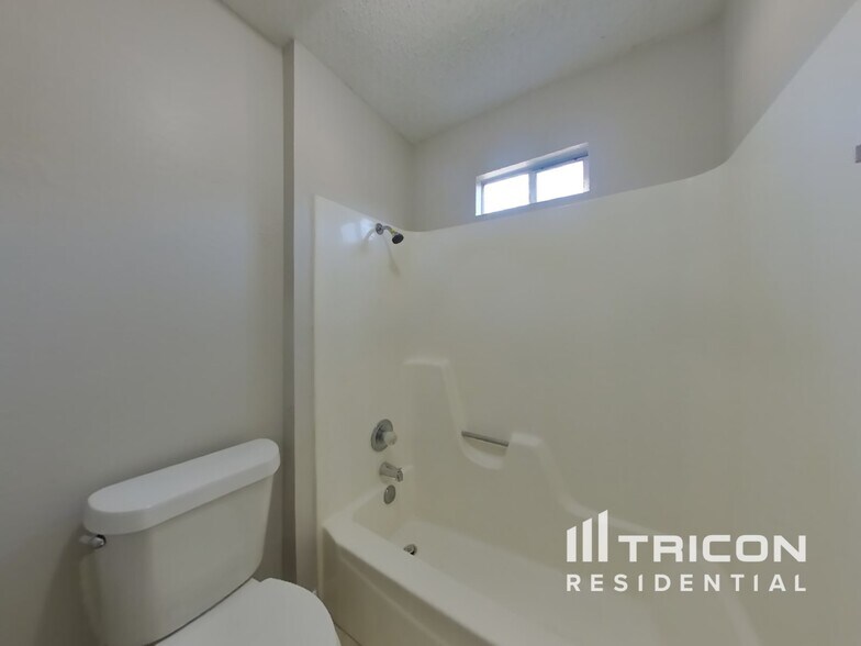 Building Photo - 6807 Enns Ln