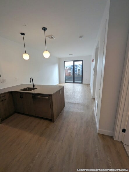 Building Photo - 199 Gardner St