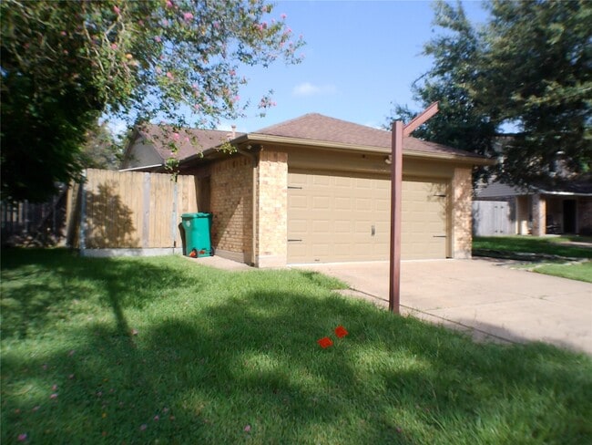 Building Photo - 4422 Haiti Ln
