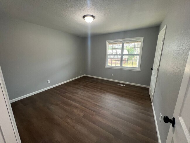 Building Photo - 435 30th Pl