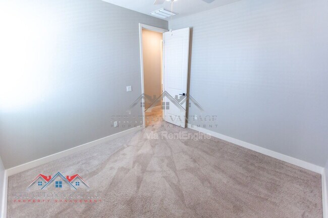 Building Photo - 15075 W McKinley St