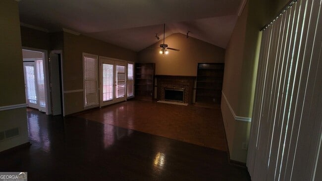 Building Photo - 5005 Johns Creek Ct