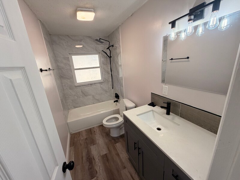 Building Photo - 40027 Proud Mockingbird Rd