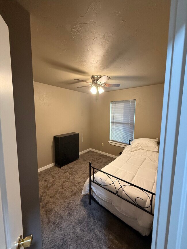 Building Photo - 314 W Illinois Ave