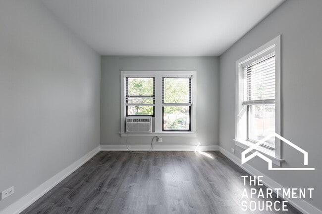 Primary Photo - 707 W Brompton Ave