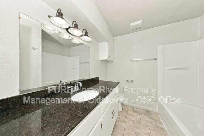 Building Photo - 2721 SE 49th St