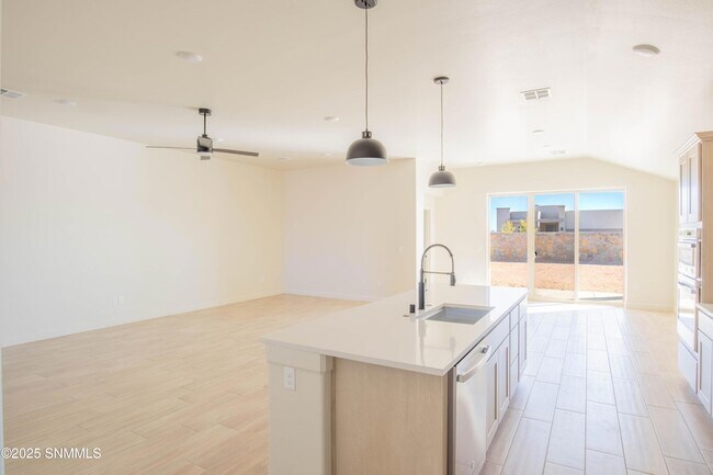 Building Photo - 3614 Paragon St