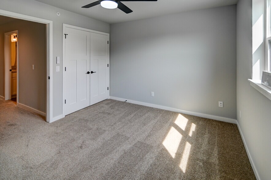 Building Photo - 2908 Radicchio Dr