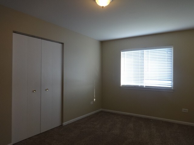 Building Photo - 816 Shorewood Dr
