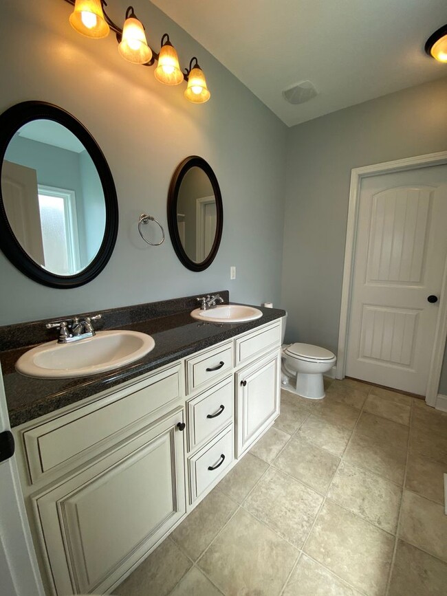 Building Photo - Adorable 3 bed/2 bath home! Great location!