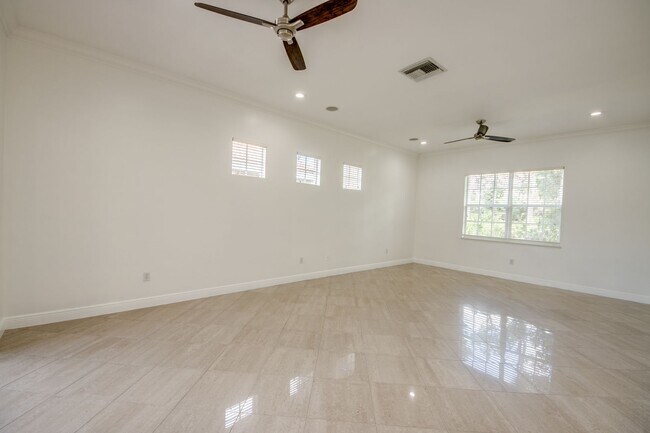 Building Photo - 14021 Bently Cir