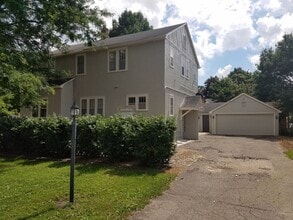 Building Photo - 400-402 Burr