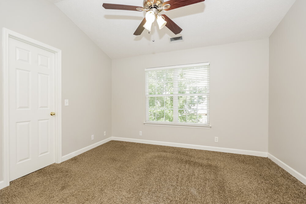 Building Photo - 537 County Farm Rd