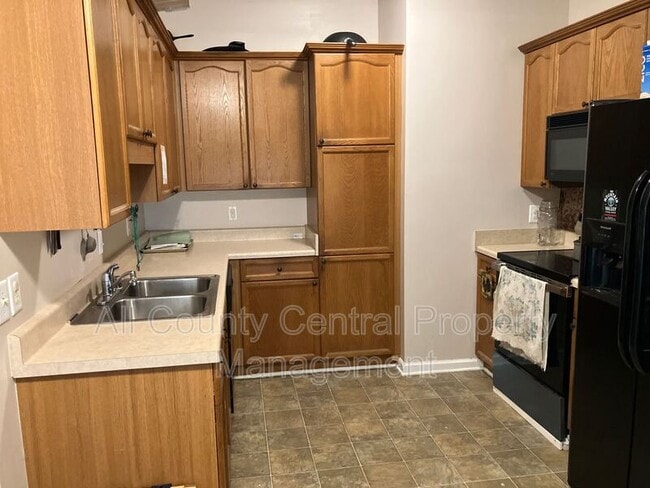 Building Photo - 5140 Candlebrook Terrace