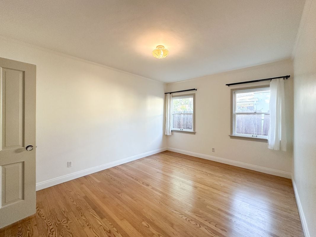 Building Photo - 2315 N Flower St