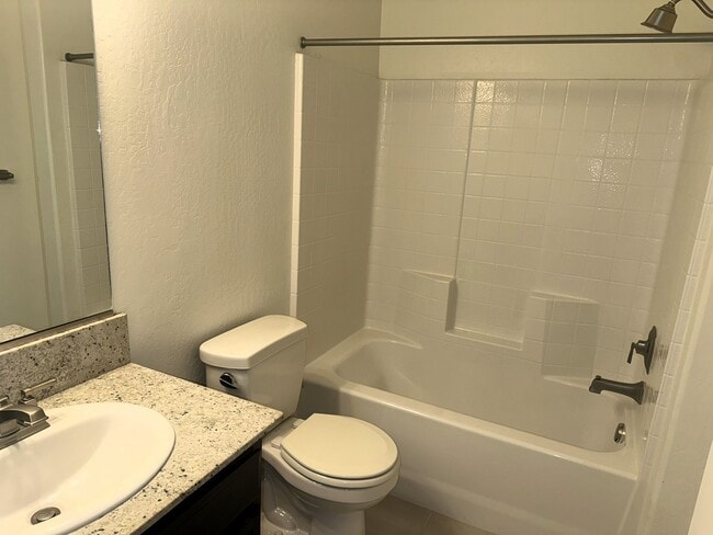 Building Photo - 4324 N Sandrini Ave