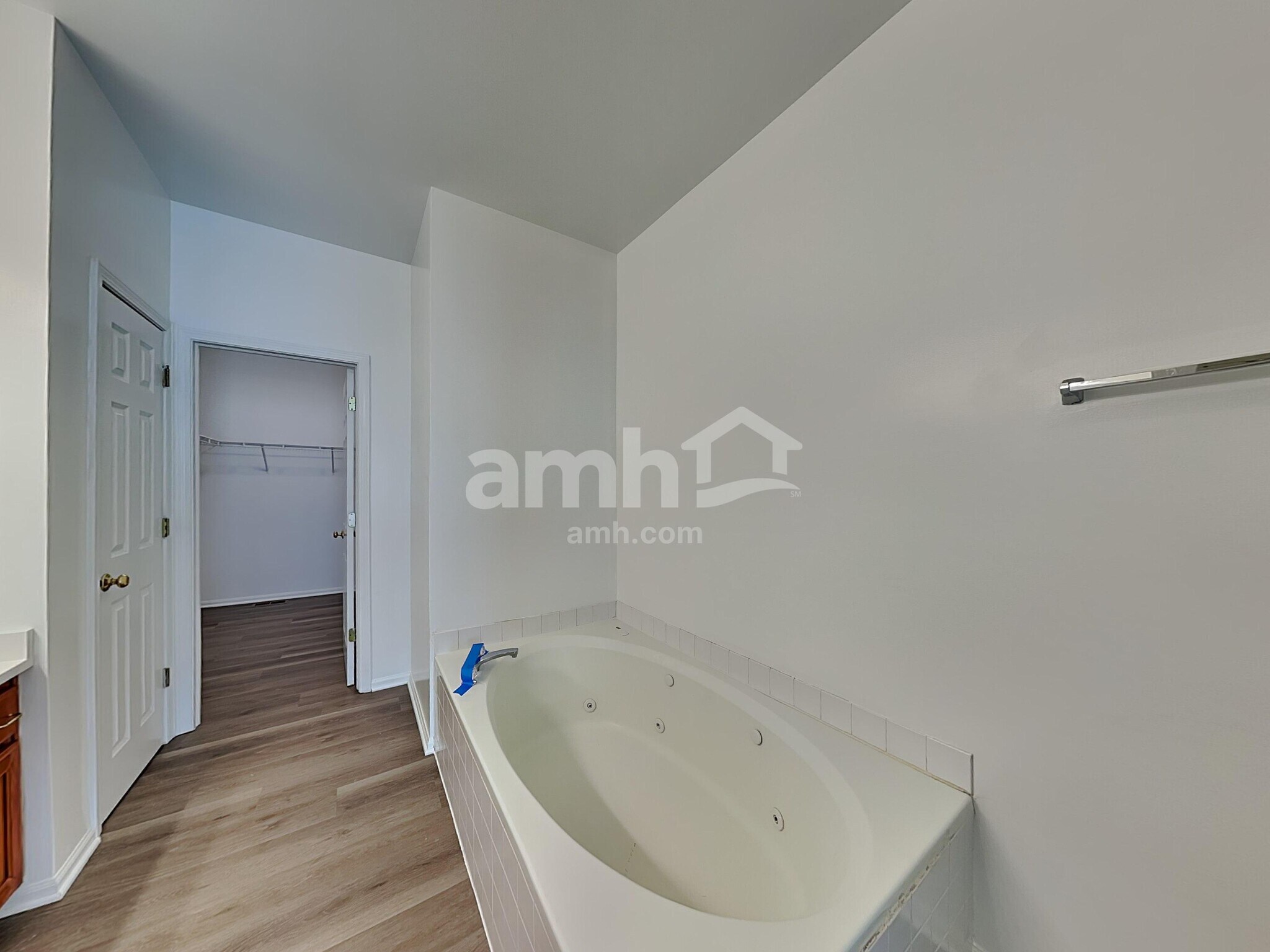 Building Photo - 23009 Birch Ct