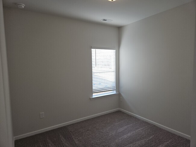 Building Photo - 14 Gresham Ct