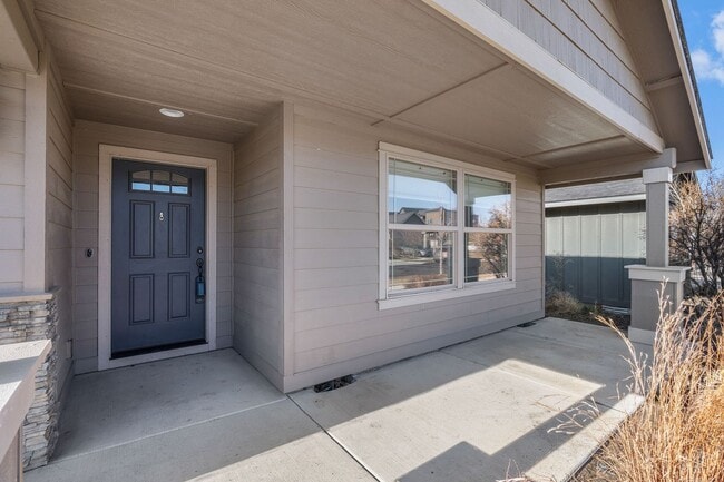 Building Photo - 4 Bed 2.5 Bath Single level - Fenced