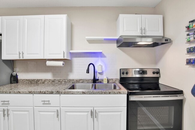 Building Photo - Close to Corry Station Naval Base!