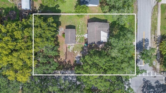 Building Photo - 1809 E Henry Ave