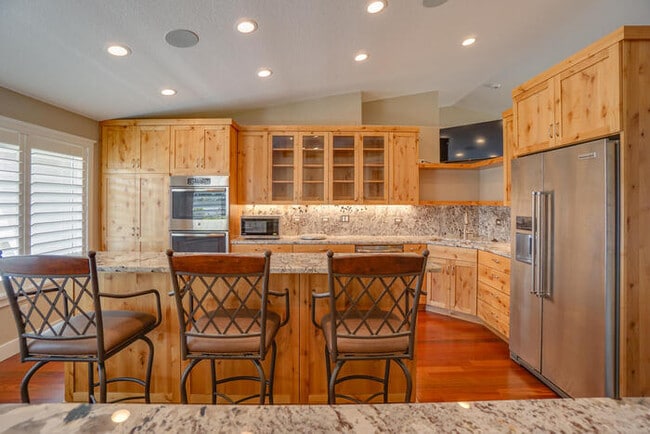Building Photo - BEAUIFUL RAMBLER IN SOUTHVIEW HEIGHTS
