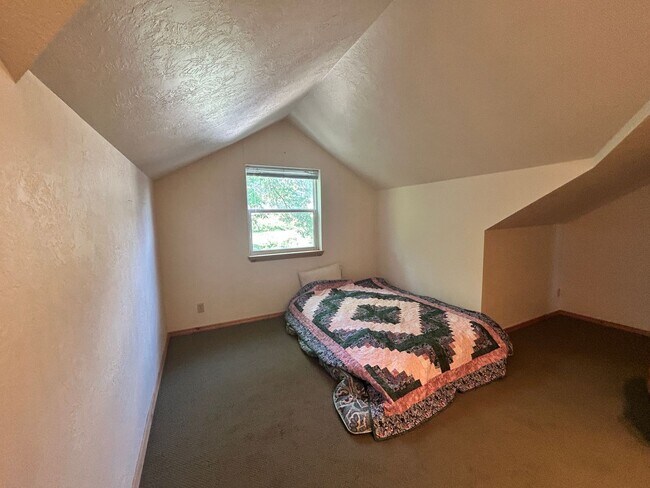 Building Photo - 505 Camas Creek Loop